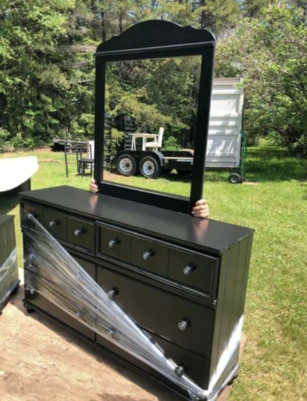 funny pictures of people selling mirrors