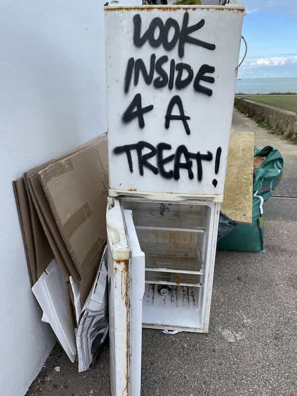 funny graffiti wok INSiDe A A TREAT!