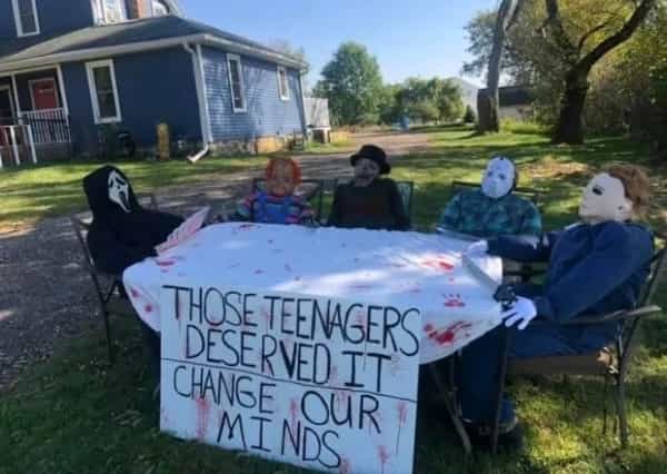 horror memes THOSE TEENAGERS DESERVED IT CHANGE OUR MINDS