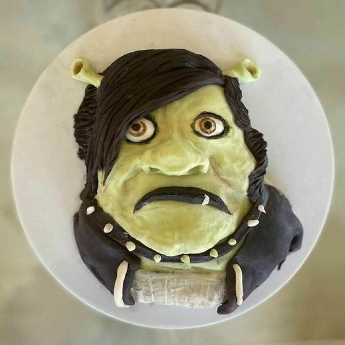 emo Shrek cake