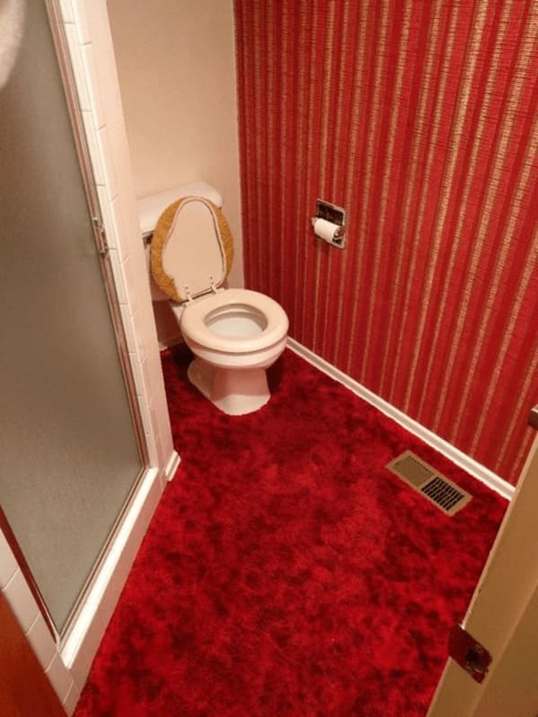 Bad interior design carpeted bathroom