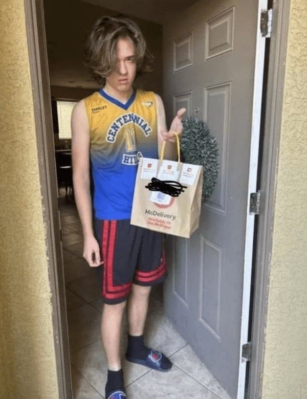 funny DoorDash delivery photo