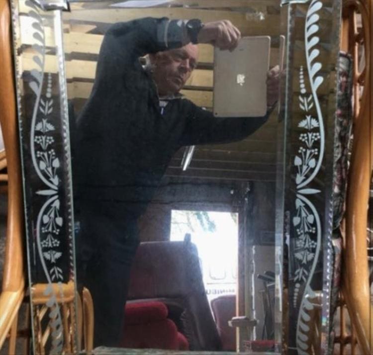 People trying to sell mirrors 