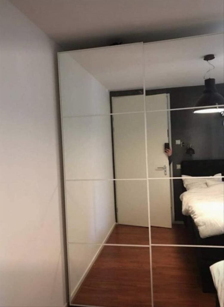 People trying to sell mirrors 