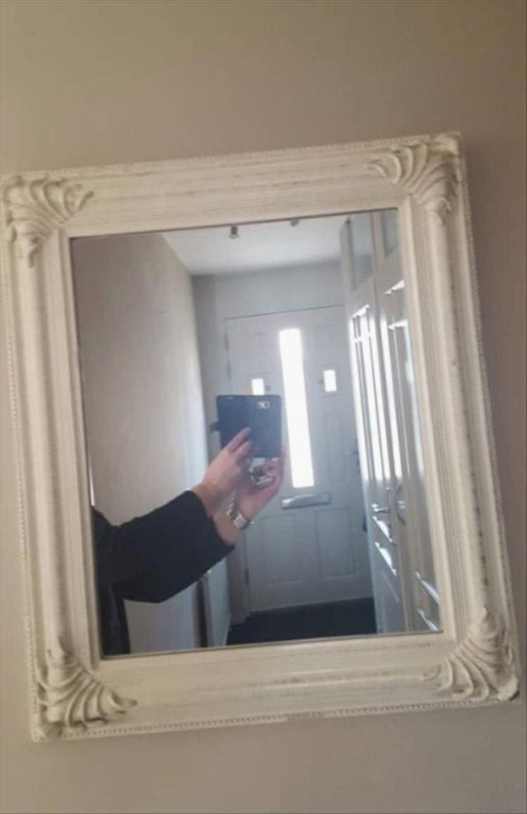 People trying to sell mirrors 