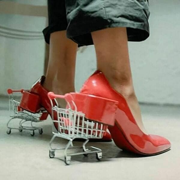 weird fashion, bizarre fashion choices