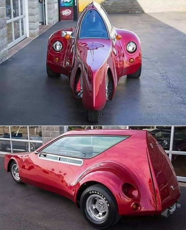 cursed images, weird photos, surreal encounters, uncanny anomalies, eerie pictures, unsettling visuals, inexplicable images