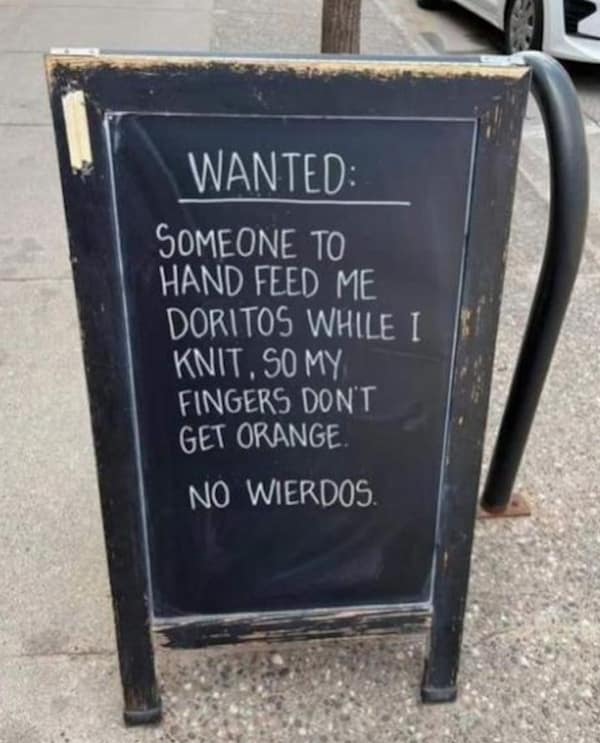 cursed images, weird photos, surreal encounters, uncanny anomalies, eerie pictures, unsettling visuals, inexplicable images