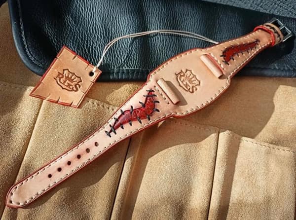 cursed images, weird photos, surreal encounters, uncanny anomalies, eerie pictures, unsettling visuals, inexplicable images