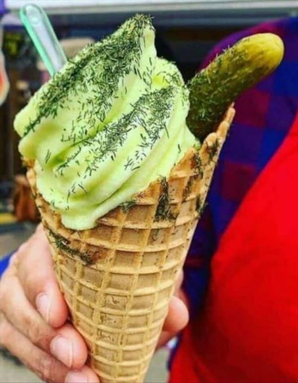 cursed images, weird photos, surreal encounters, uncanny anomalies, eerie pictures, unsettling visuals, inexplicable images