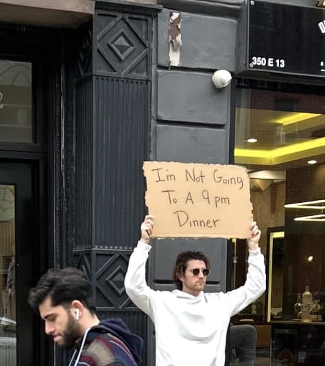 Lin Not Gang To A 9 pm Dinner