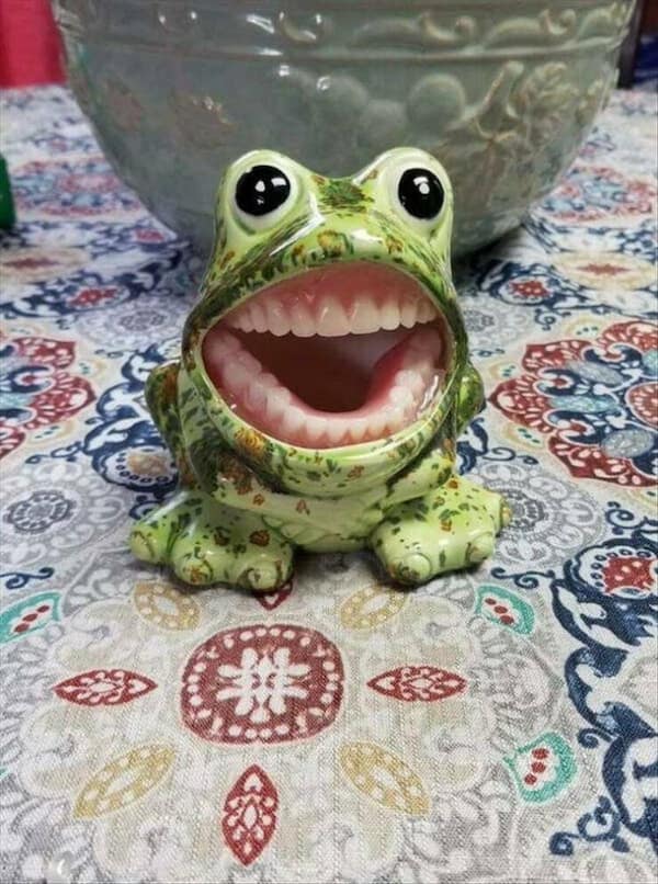 cursed images, weird photos, bizarre pictures, creepy images, unsettling images, eerie photos, strange pictures