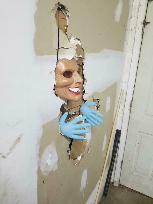 cursed images, weird photos, bizarre pictures, creepy images, unsettling images, eerie photos, strange pictures