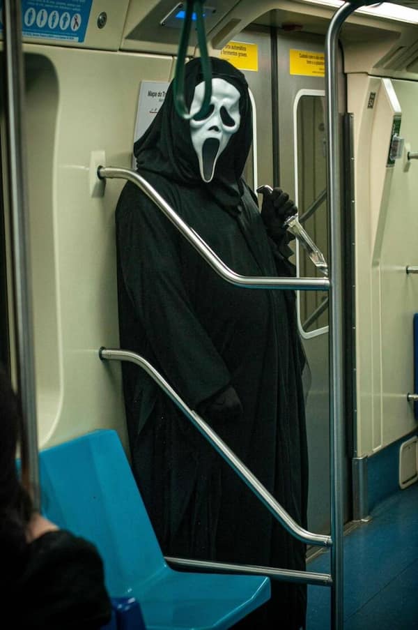 cursed images, weird photos, bizarre pictures, creepy images, unsettling images, eerie photos, strange pictures