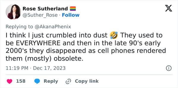 are payphones real, are pay phones real, are payphones real?, funny Twitter thread, generational humor, viral internet debates, amusing Twitter debate, hilarious Twitter conversation, age gap jokes, generational differences comedy