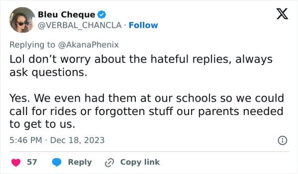 are payphones real, are pay phones real, are payphones real?, funny Twitter thread, generational humor, viral internet debates, amusing Twitter debate, hilarious Twitter conversation, age gap jokes, generational differences comedy