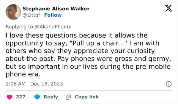 are payphones real, are pay phones real, are payphones real?, funny Twitter thread, generational humor, viral internet debates, amusing Twitter debate, hilarious Twitter conversation, age gap jokes, generational differences comedy
