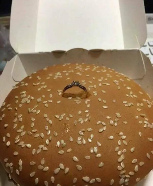 cursed images, weird photos, bizarre pictures, unsettling images, strange photos, peculiar photos, odd pictures, unusual pictures, eerie images, creepy images