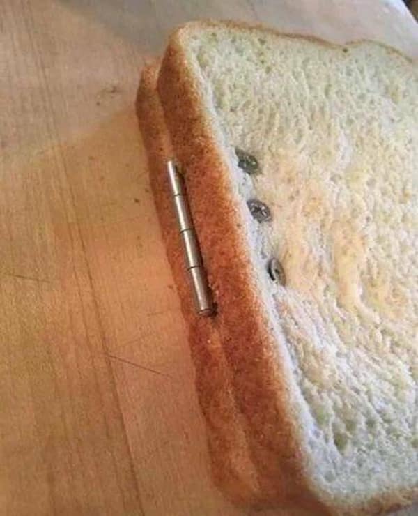 cursed images, weird photos, bizarre pictures, unsettling images, strange photos, peculiar photos, odd pictures, unusual pictures, eerie images, creepy images