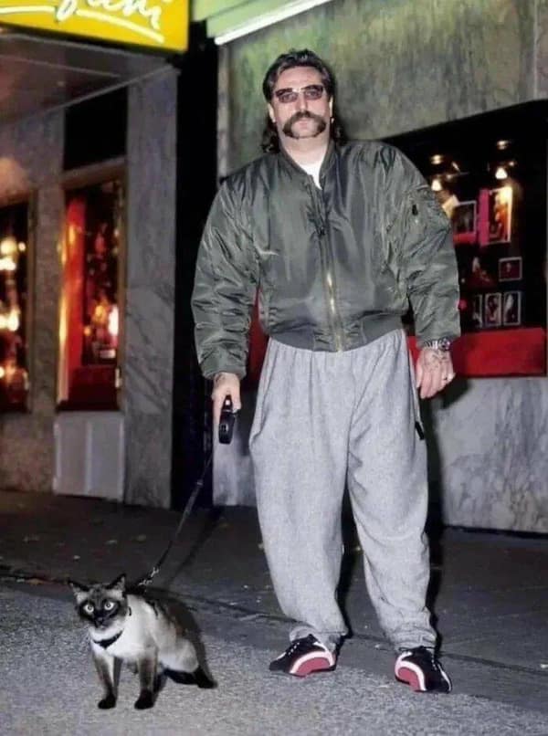 cursed images, weird photos, bizarre pictures, unsettling images, strange photos, peculiar photos, odd pictures, unusual pictures, eerie images, creepy images