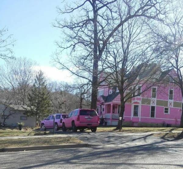 cursed images, weird photos, bizarre pictures, unsettling images, strange photos, peculiar photos, odd pictures, unusual pictures, eerie images, creepy images