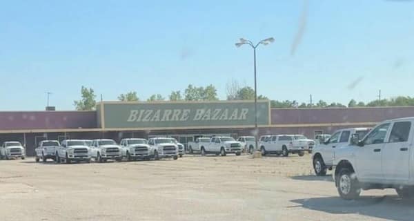 cursed images, weird photos, bizarre pictures, unsettling images, strange photos, peculiar photos, odd pictures, unusual pictures, eerie images, creepy images