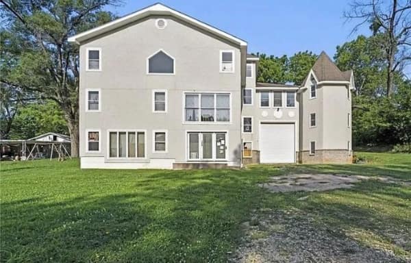 architecture fails, funny building designs, architectural blunders, building fails, design disasters, construction mistakes