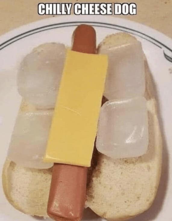 CHILLY CHEESE DOG