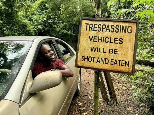 funny signs, Hilarious Signs, Witty Signs, Weird Signs, Humorous Signage, Clever Signs, Bizarre Signage