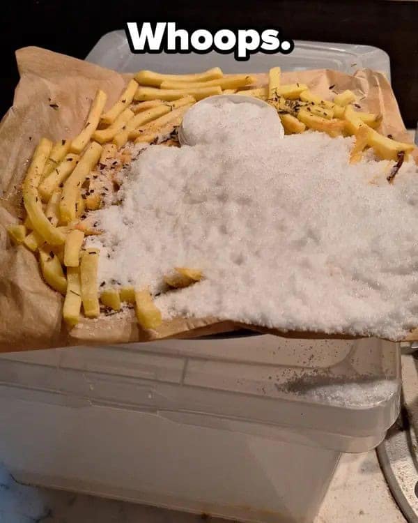 funny fails, hilarious fails, epic fails, fail memes, mishap photos, blunder memes, fail pictures, comedic fails, clumsy moments, funny disasters