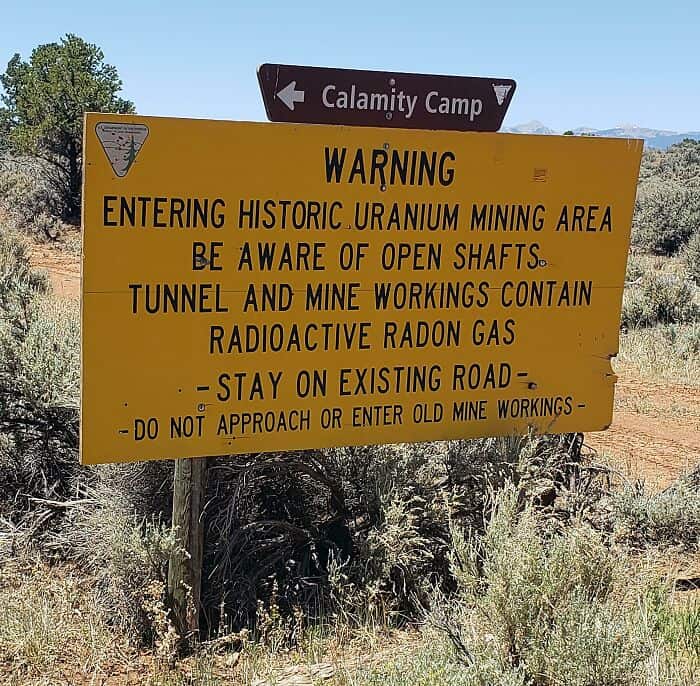 spooky signs, spooky memes, eerie signs, haunted signs, creepy signs creepy signs, unsettling signs, ghostly signs eerie signs, paranormal signs, mysterious signs