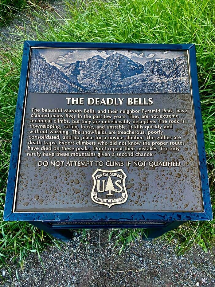 spooky signs, spooky memes, eerie signs, haunted signs, creepy signs creepy signs, unsettling signs, ghostly signs eerie signs, paranormal signs, mysterious signs