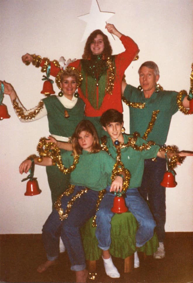 awkward family photos, awkward family christmas photos, uncomfortable family photos, embarrassing family photos, cringe-worthy family photos, strange holiday family photos, bizarre Christmas family pictures, uncomfortable festive family portraits, cringey family photos, cringe-inducing family pictures, awkward family snapshots, mortifying family images, humorous family pictures, amusing family snaps, entertaining family group shots