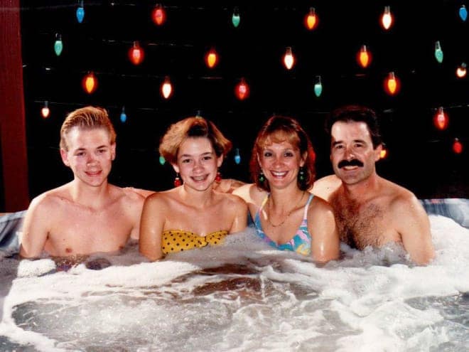 awkward family photos, awkward family christmas photos, uncomfortable family photos, embarrassing family photos, cringe-worthy family photos, strange holiday family photos, bizarre Christmas family pictures, uncomfortable festive family portraits, cringey family photos, cringe-inducing family pictures, awkward family snapshots, mortifying family images, humorous family pictures, amusing family snaps, entertaining family group shots