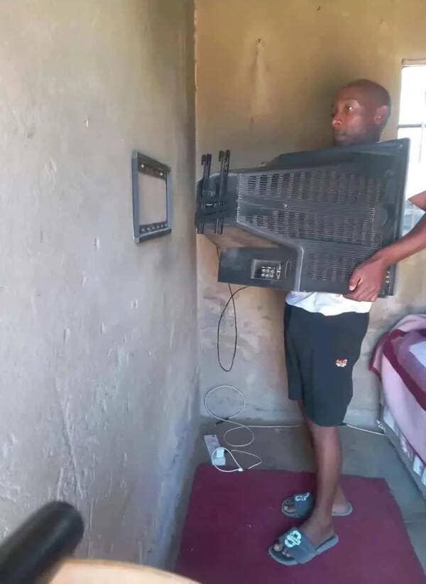 DIY fails, do-it-yourself fails, DIY disasters, DIY mishaps, Home improvement fails, renovation fails, remodeling fails, home repair fails, Home renovation fails, construction fails, building fails, handyman fails