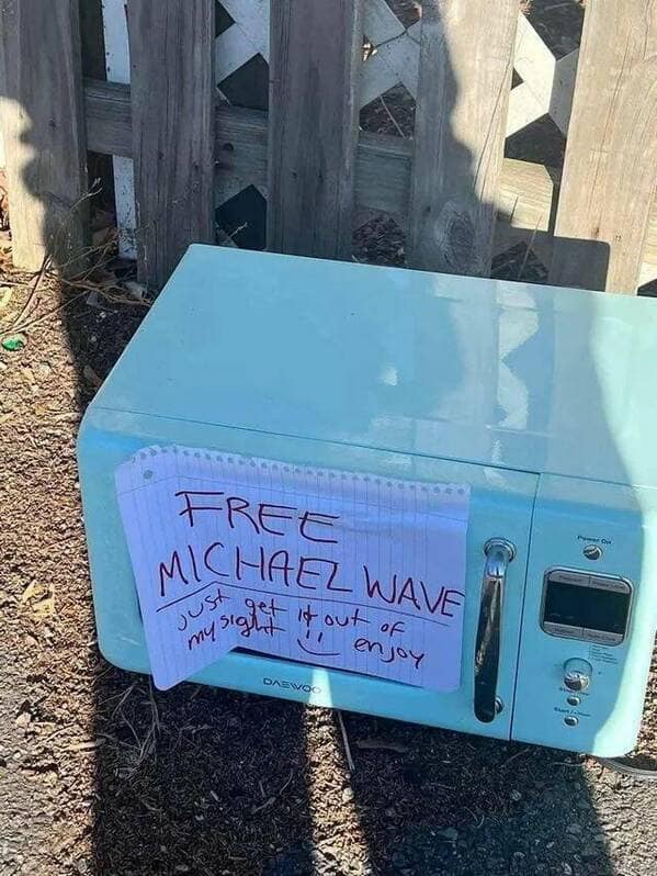 FREE MICHAEL WAVE والارر • enjoy DAEIVOL