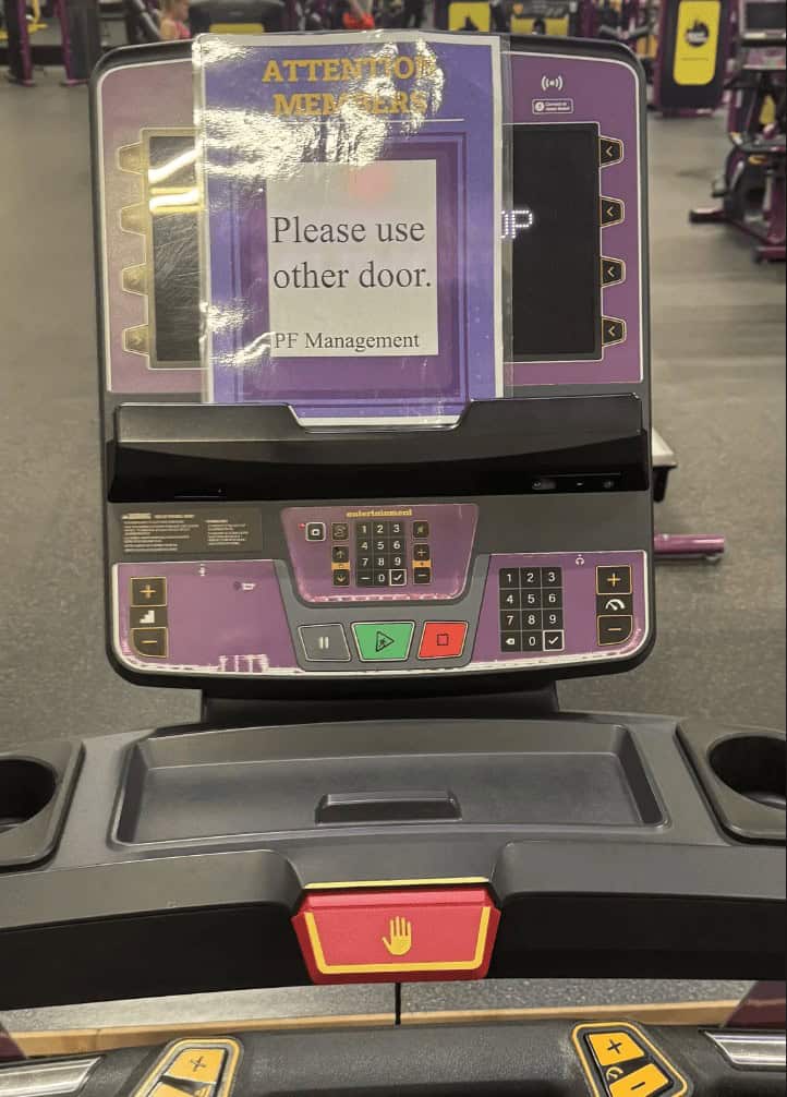 design fails, design blunders, design disasters, bad design, signage mistakes, home decor fails, creative mishaps, epic design errors, hilarious blunders