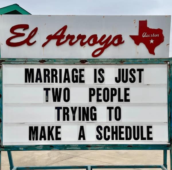 el arroyo, funny signs, El Arroyo signs, Austin humor, restaurant memes, funny el arroyo, sarcastic humor, Texas jokes, witty billboards, dry comedy, Lone Star laughs
