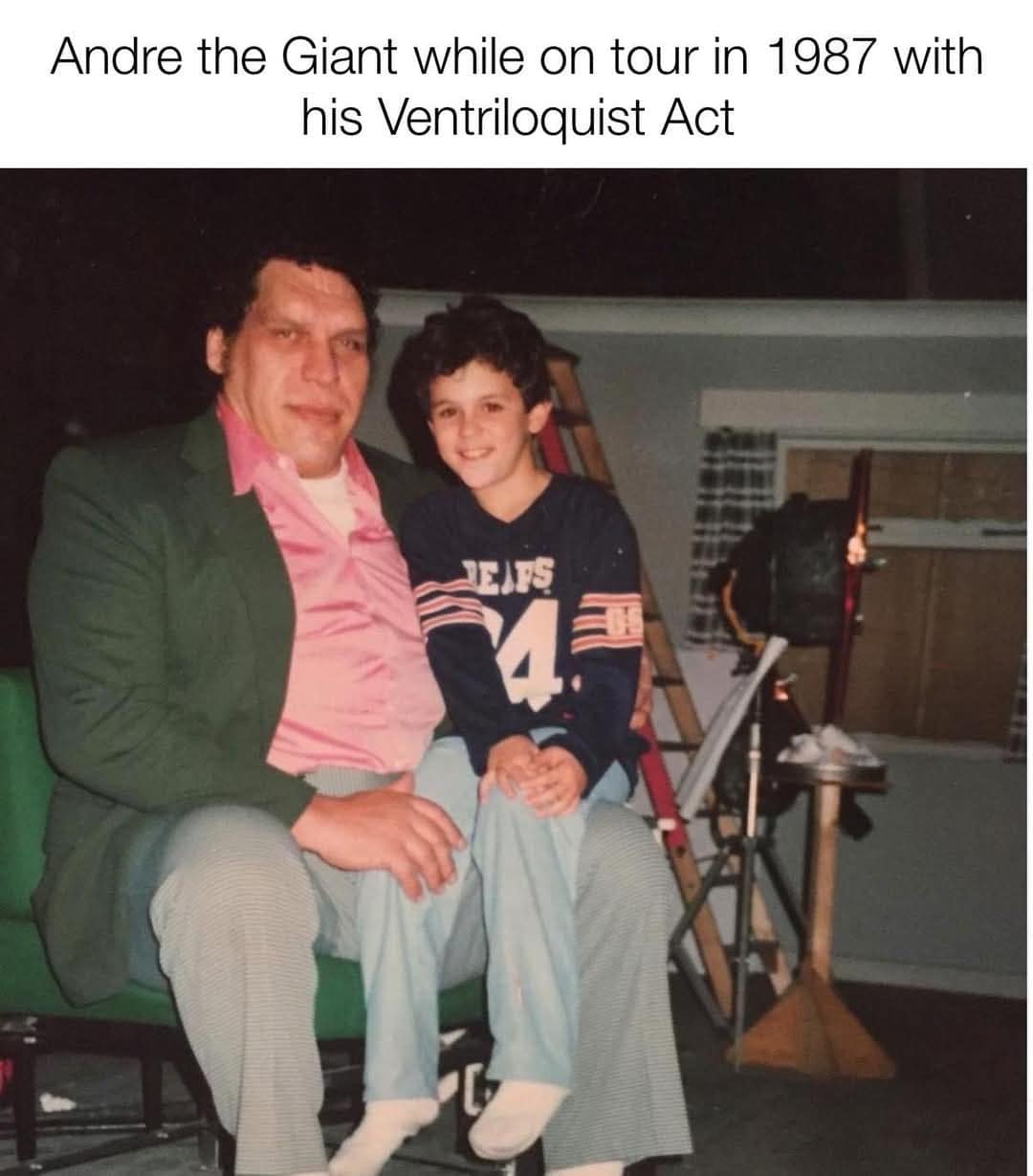 Andre the Giant while on tour in 1987 with his Ventriloquist Act DEIFS 乏