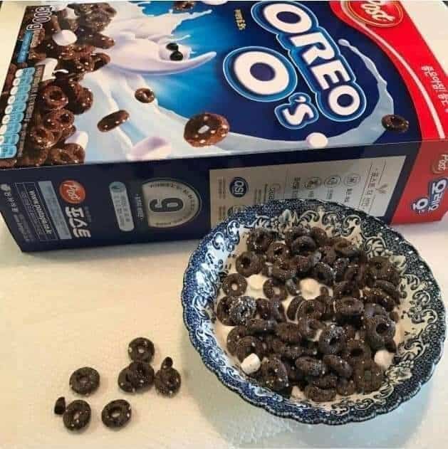 nostalgic food, nostalgic food items, childhood snacks, 90s food, early 2000s snacks, sugary cereals, neon drinks, retro treats, Fruit Roll-Ups, throwback snacks, nostalgic snacks