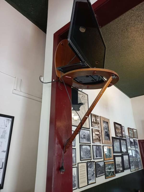 redneck ingenuity, redneck innovations, backwoods creativity, hillbilly hacks, rural resourcefulness, redneck engineering, country contraptions, makeshift repairs, redneck creations, improvised solutions, folksy fixes, redneck innovation, if it looks stupid