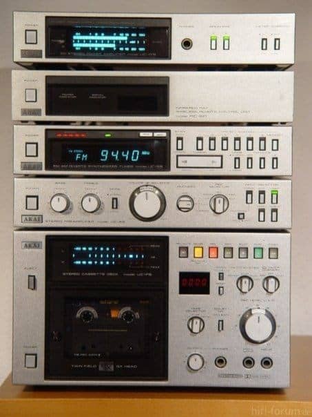 80s tech, nostalgic gadgets, retro technology, vintage electronics, old gadgets, classic gadgets, throwback devices, retro gadgets, nostalgic tech, antique tech, old technology, 1980s gadgets, tech nostalgia