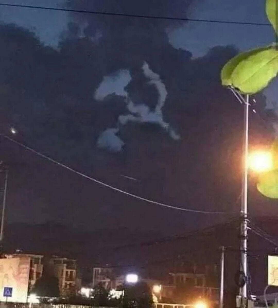 blursed images, cursed images, blessed images, weird images, funny pictures, strange photos, bizarre memes, odd images, uncanny pics, confusing images, internet oddities, blursed memes, cursed pics, blessed pics, surreal images, double take images, strange memes, weird internet photos, blursed content, awkward images