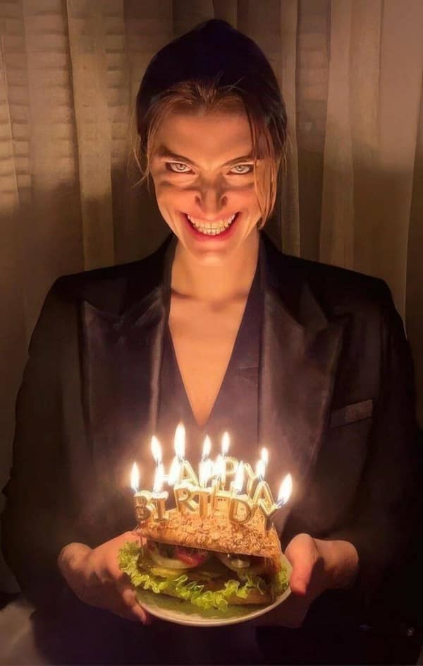 cursed images, cursed photos, haunted photos, horrifying snapshots, abominable visuals, weird pictures, odd visuals, strange imagery, freaky images, bizarre photos, peculiar shots, outlandish pics, uncanny depictions, unsettling images, disconcerting visuals, disturbing photos, eerie captures