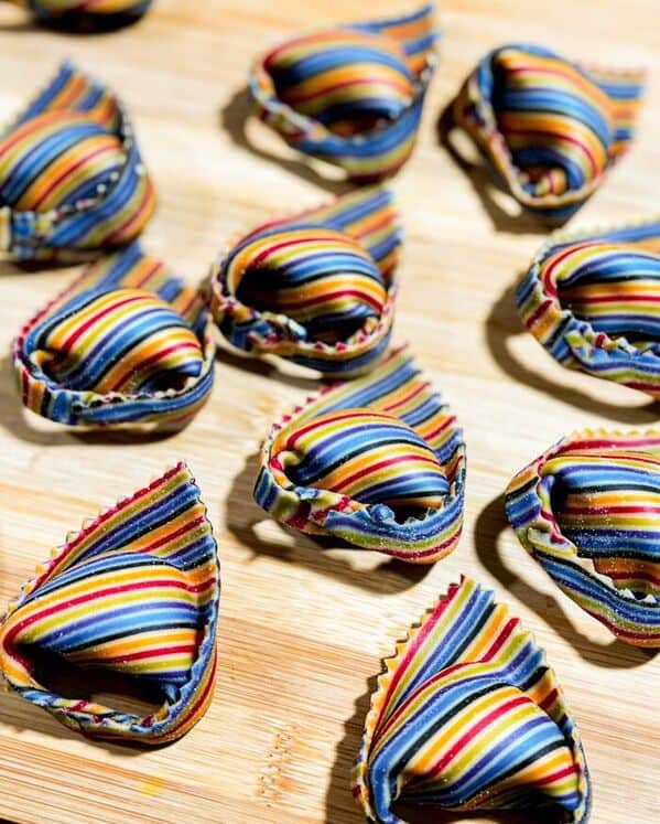 pasta art, david rivillo, food art, edible art, culinary art, noodle art, pasta sculptures, creative cooking, artistic pasta, gourmet art, carb art, chef creations, food presentation, innovative cuisine, pasta design, Italian food art, spaghetti art, macaroni art, kitchen creativity, dinner art, noodle design