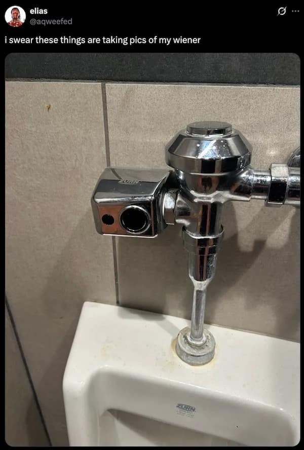 i swear these things are taking pics of my wiener