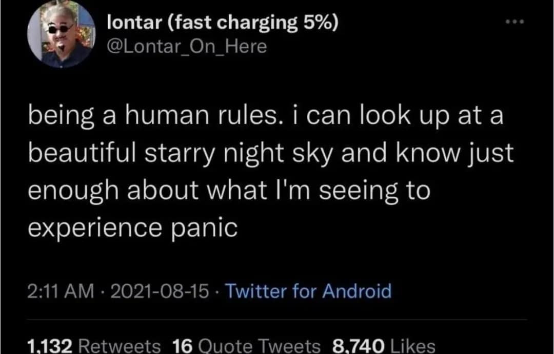 Tweet about panicking under starry sky