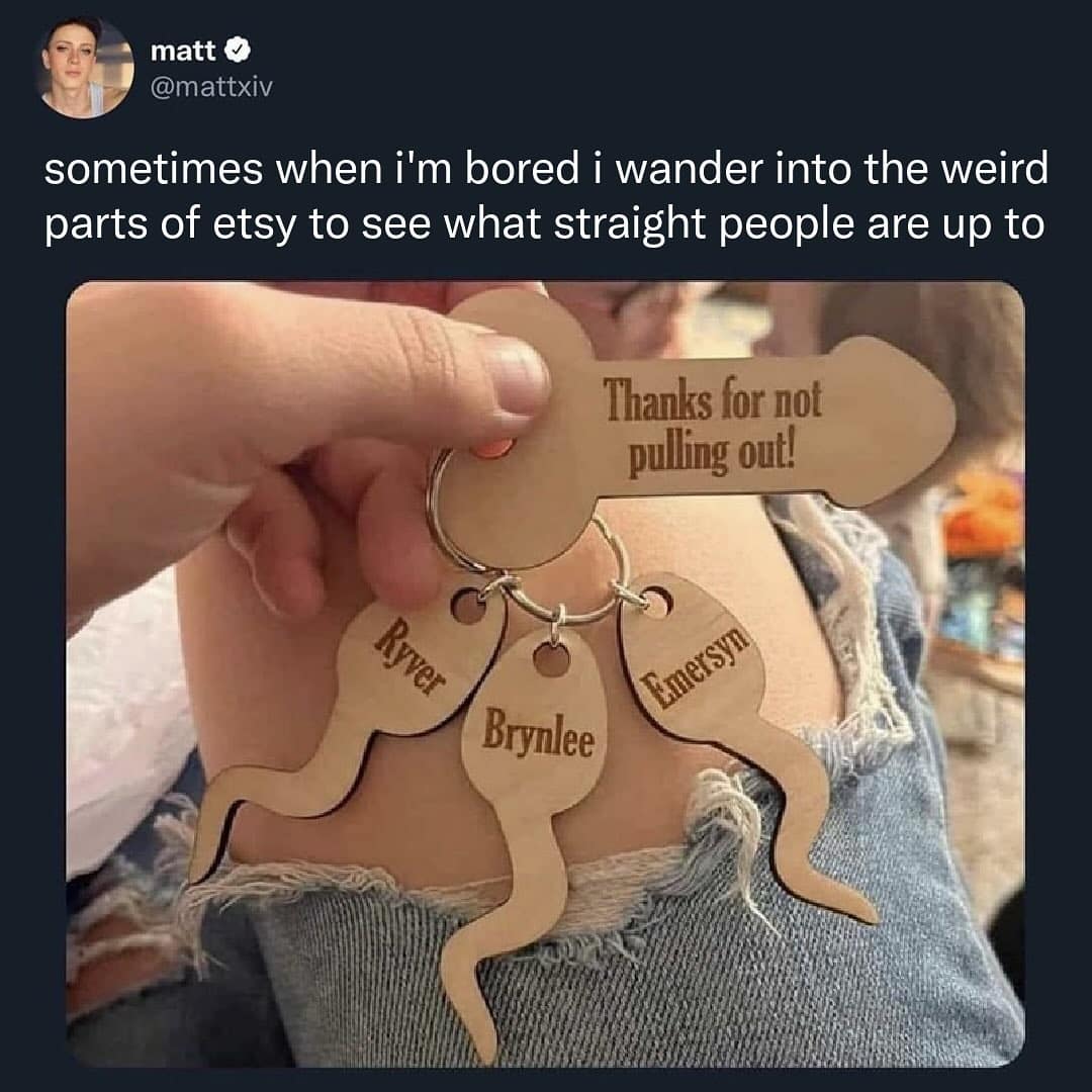 Funny meme tweet showcasing a bizarre wooden keychain celebrating fatherhood found in the weird parts of Etsy.
