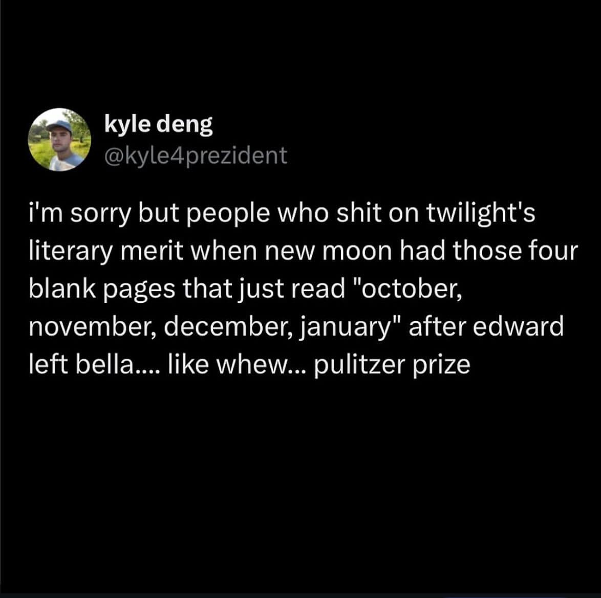 A hilarious meme tweet sarcastically defending the literary merit of the blank pages in the book Twilight: New Moon.