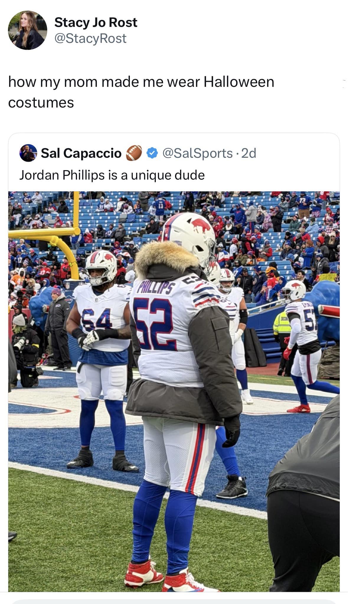 Hilarious meme comparing an NFL player's coat to a bundled up Halloween costume